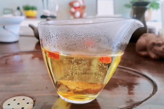 藏红花用开水泡还是温水泡