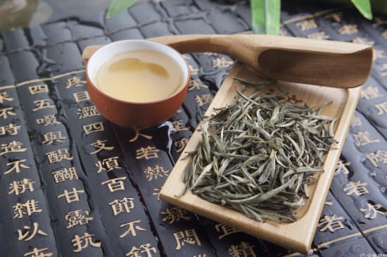 夏天喝什么茶减肥刮油，乌龙消脂茶/黑茶