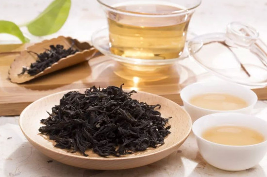 四季喝茶口訣，春飲花茶/夏飲綠茶等